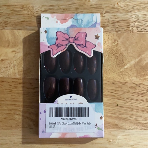 Beautiful Glossy Press-on Nails - Picture 3 of 4